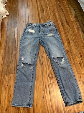 PacSun Blue Denim Ripped Mom Jeans with Contrast Stitching